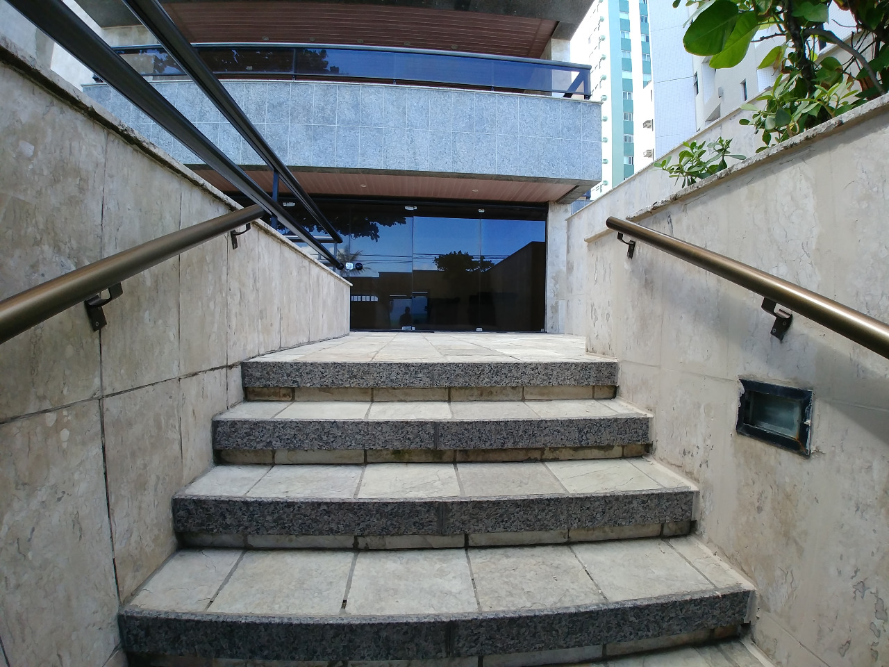 Apartamento à venda no Boa Viagem: Entrada Prédio