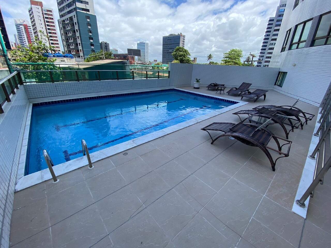 Apartamento para aluguel no Pina: 