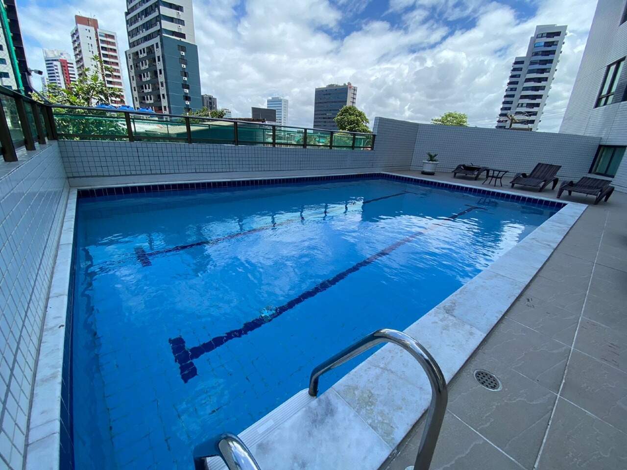 Apartamento para aluguel no Pina: 