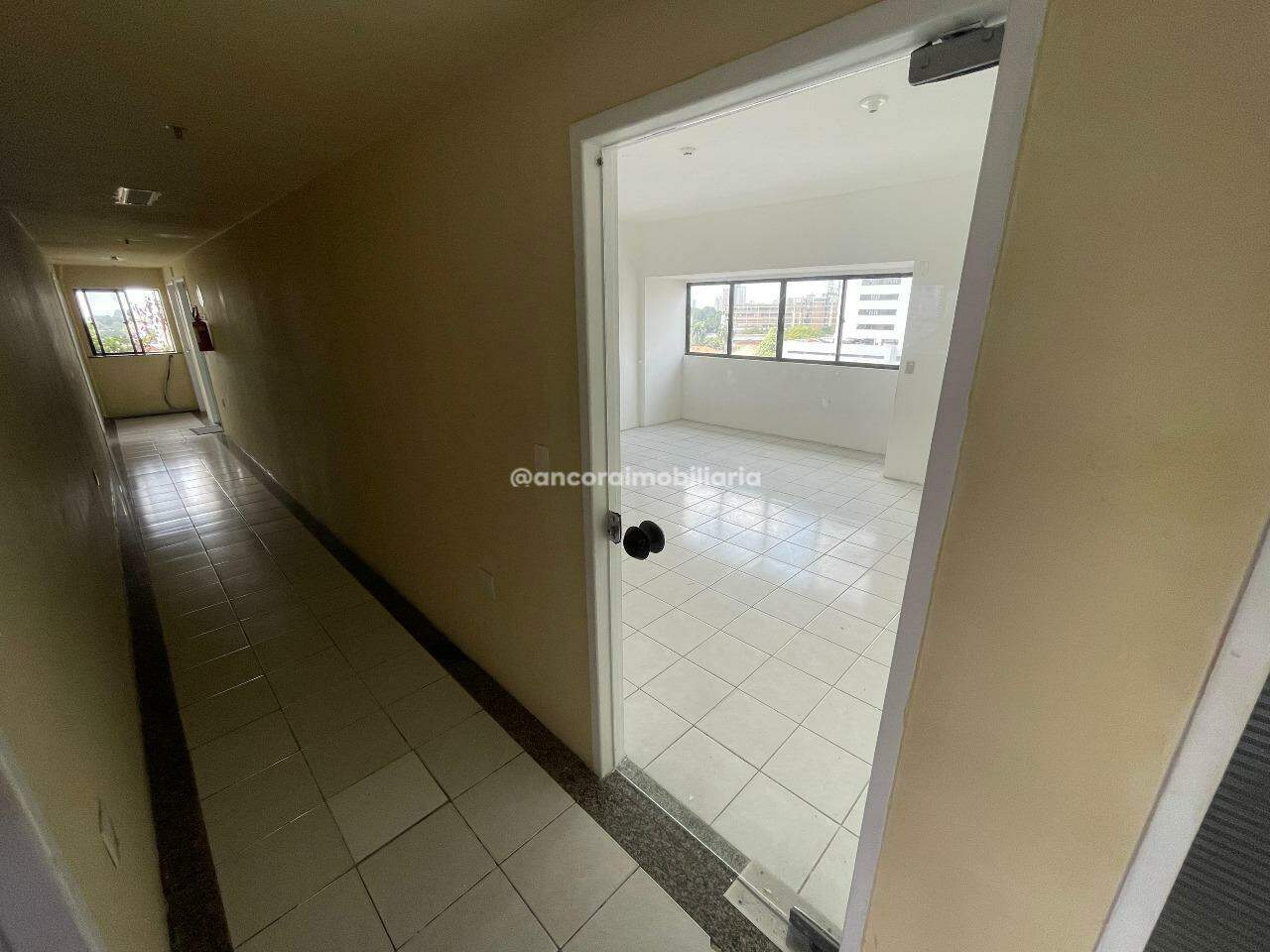 Sala para aluguel no Santo Amaro: 