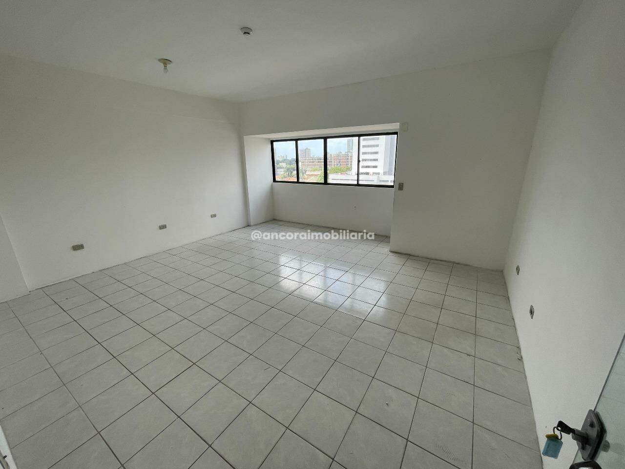 Sala para aluguel no Santo Amaro: 