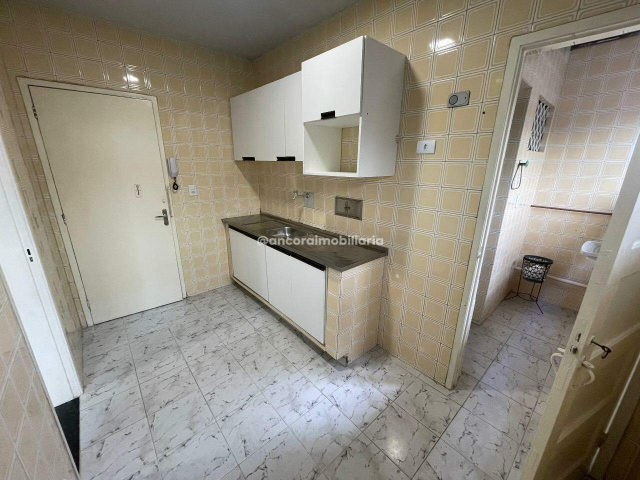 Apartamento para aluguel no Espinheiro: 