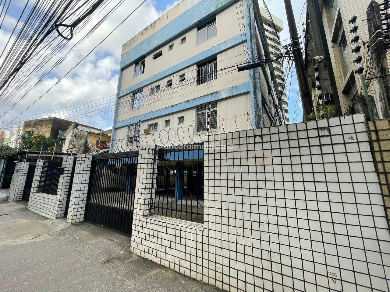 Apartamento para aluguel no Espinheiro: 
