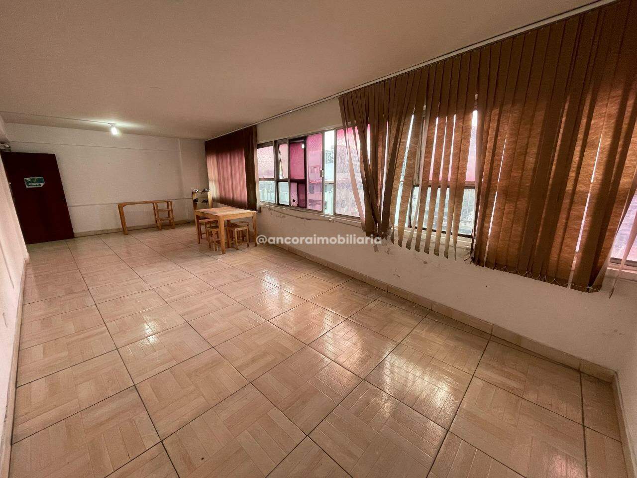 Sala para aluguel no Santo Antonio: 