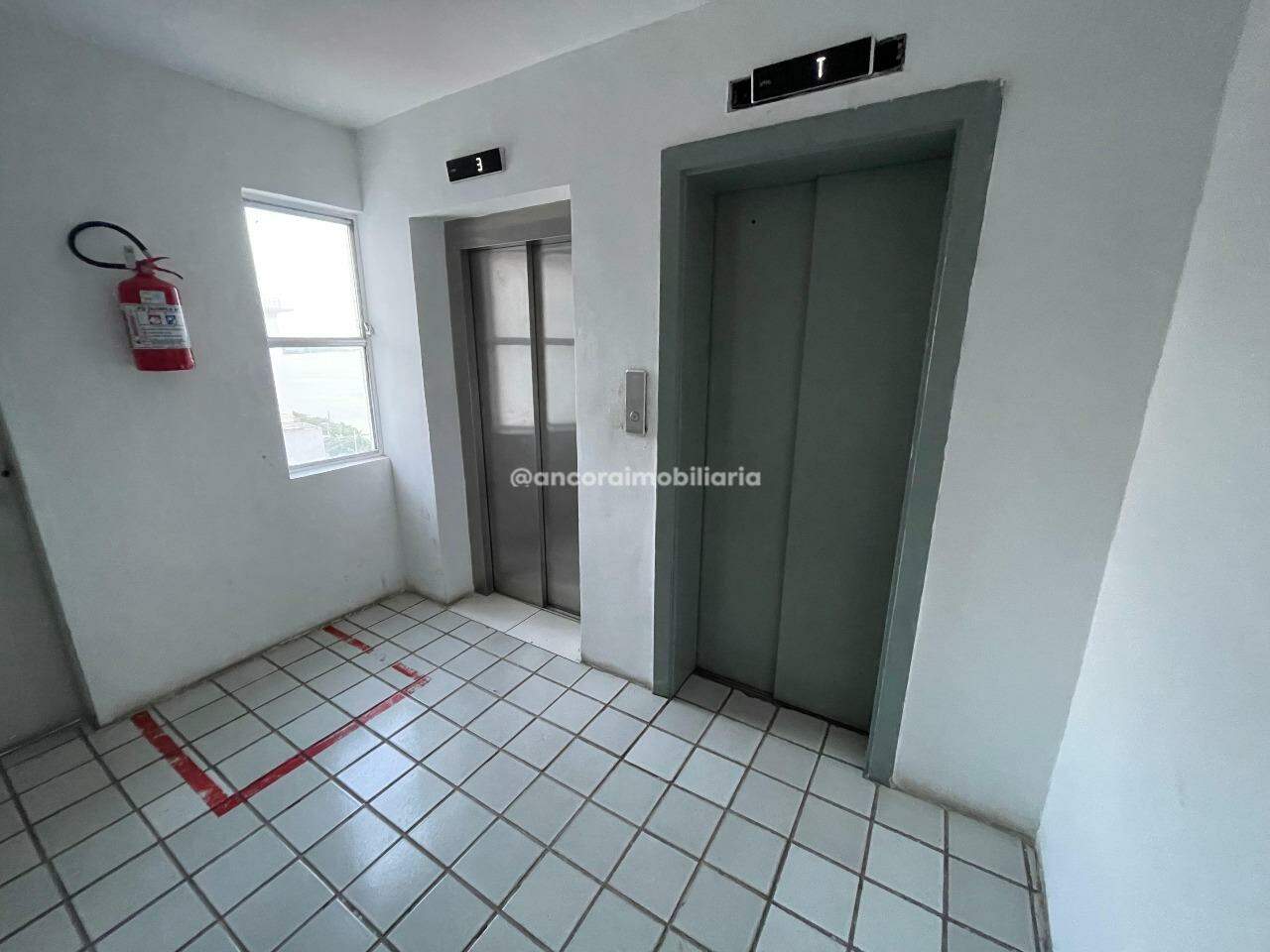 Sala para aluguel no Santo Antonio: 