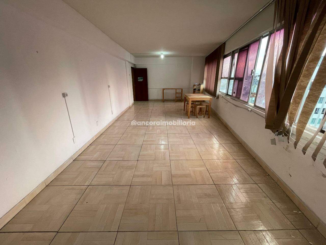 Sala para aluguel no Santo Antonio: 