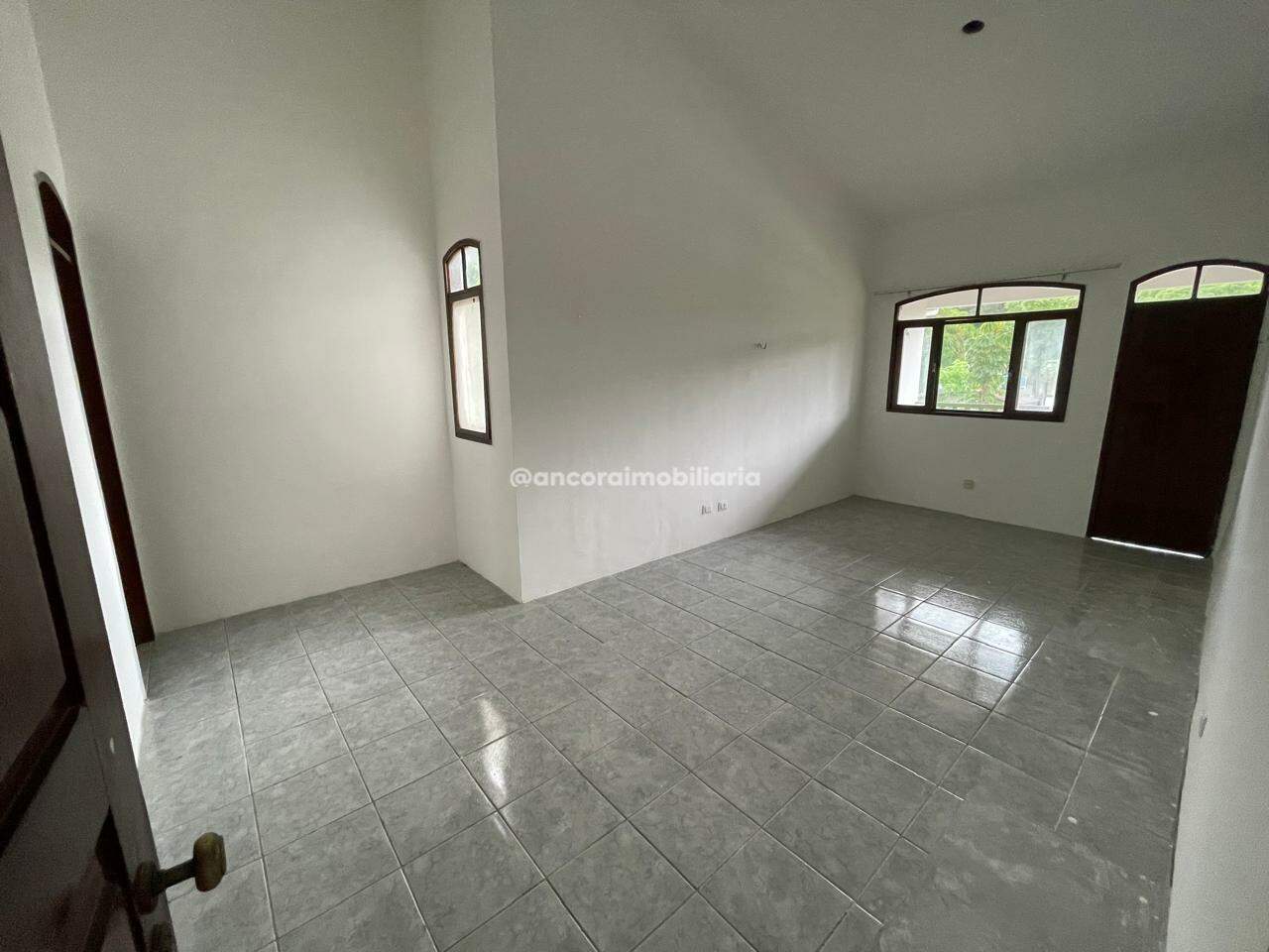 Casa Comercial para aluguel no Aldeia dos Camarás: 