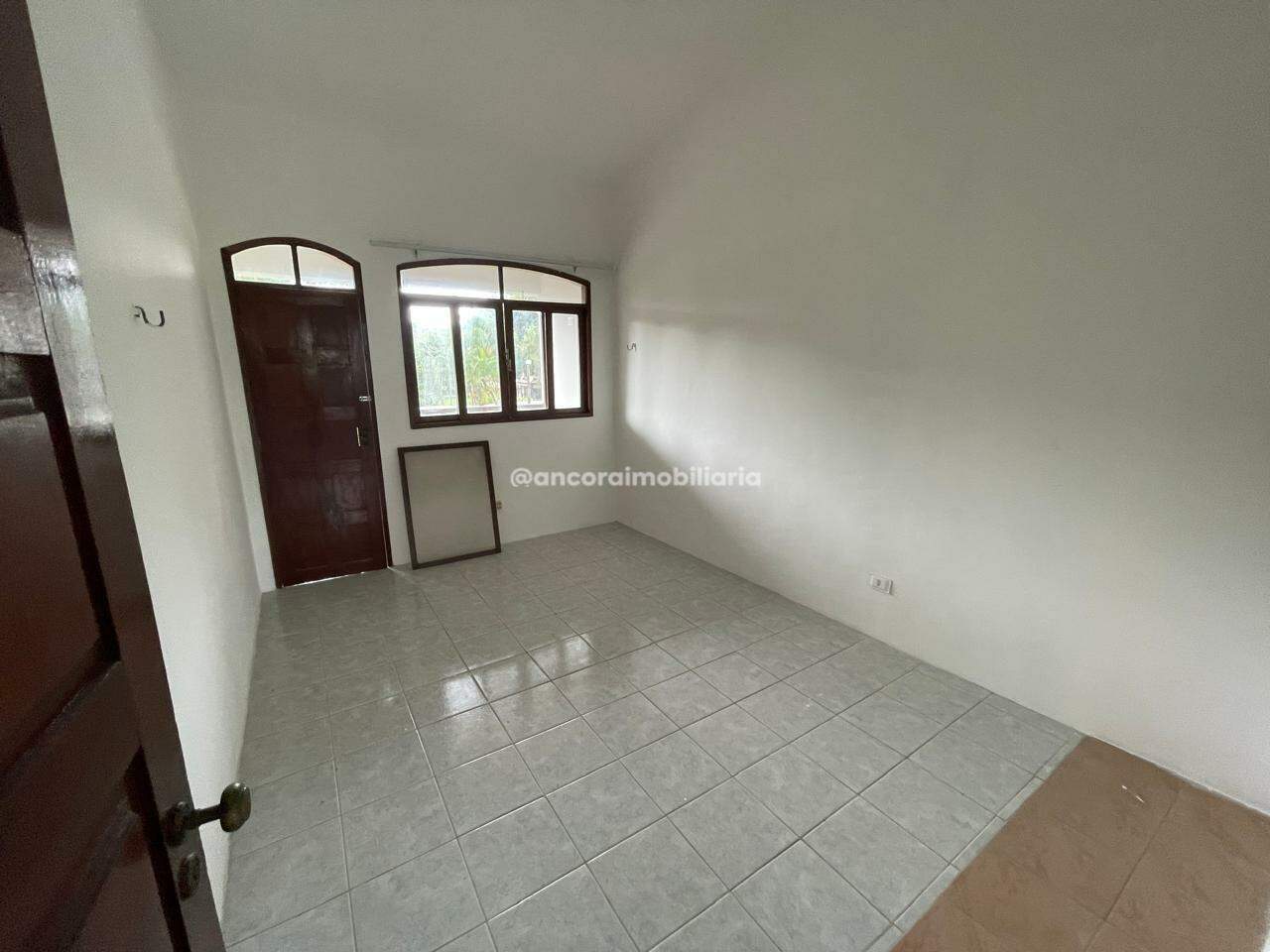 Casa Comercial para aluguel no Aldeia dos Camarás: 