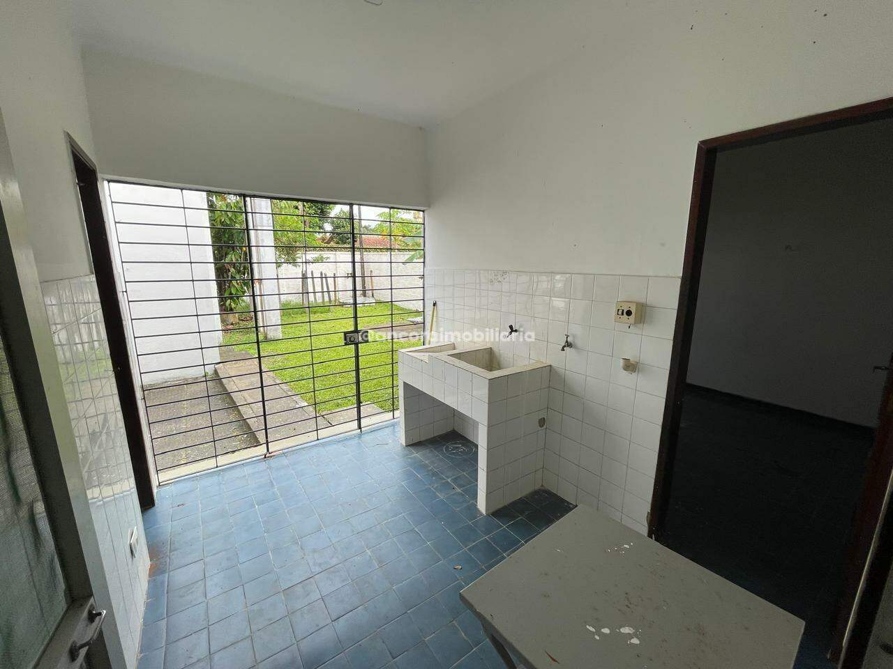 Casa Comercial para aluguel no Aldeia dos Camarás: 