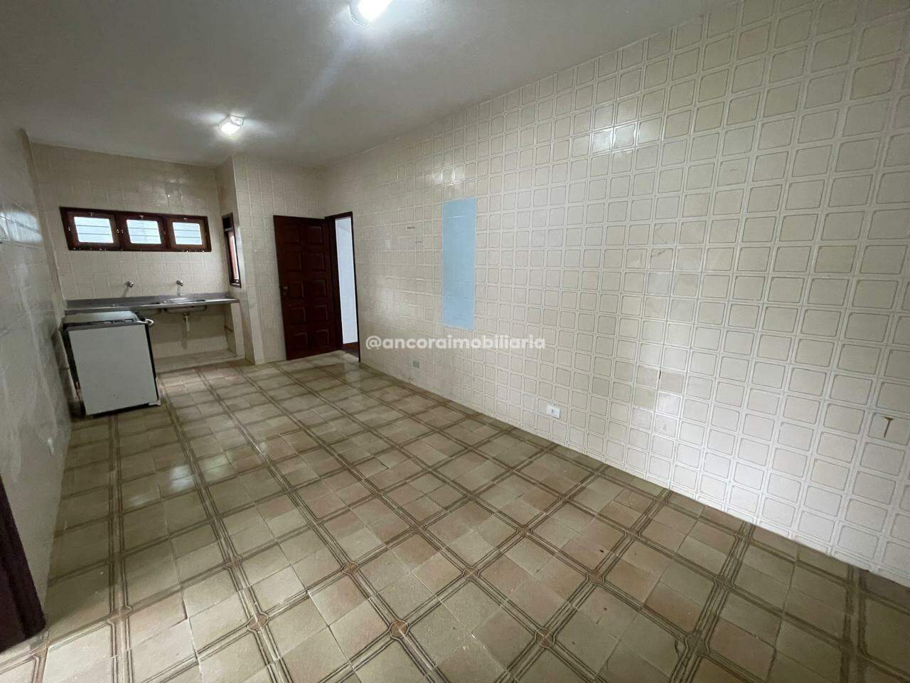 Casa Comercial para aluguel no Aldeia dos Camarás: 