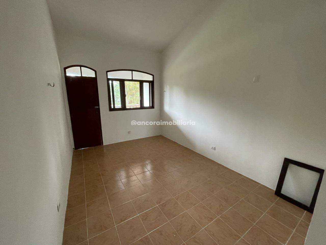 Casa Comercial para aluguel no Aldeia dos Camarás: 