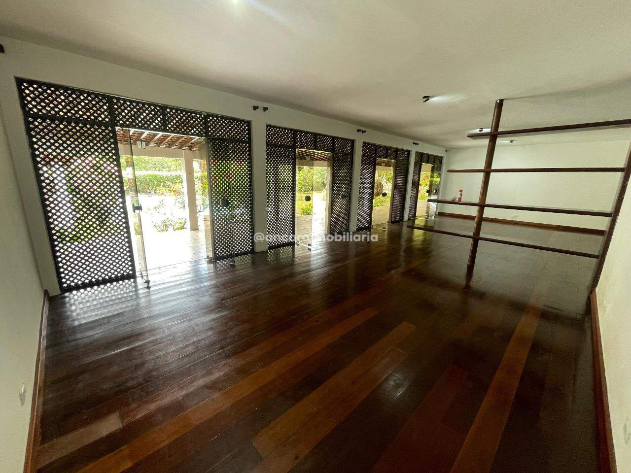 Casa Comercial para aluguel no Aldeia dos Camarás: 