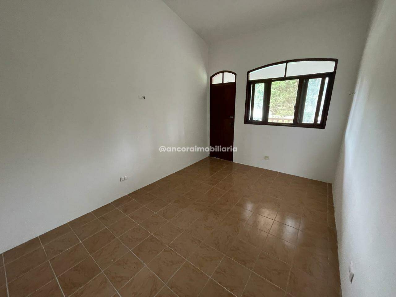Casa Comercial para aluguel no Aldeia dos Camarás: 