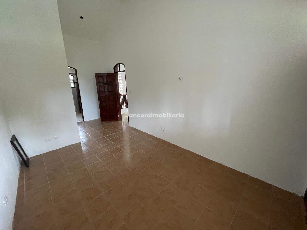 Casa Comercial para aluguel no Aldeia dos Camarás: 