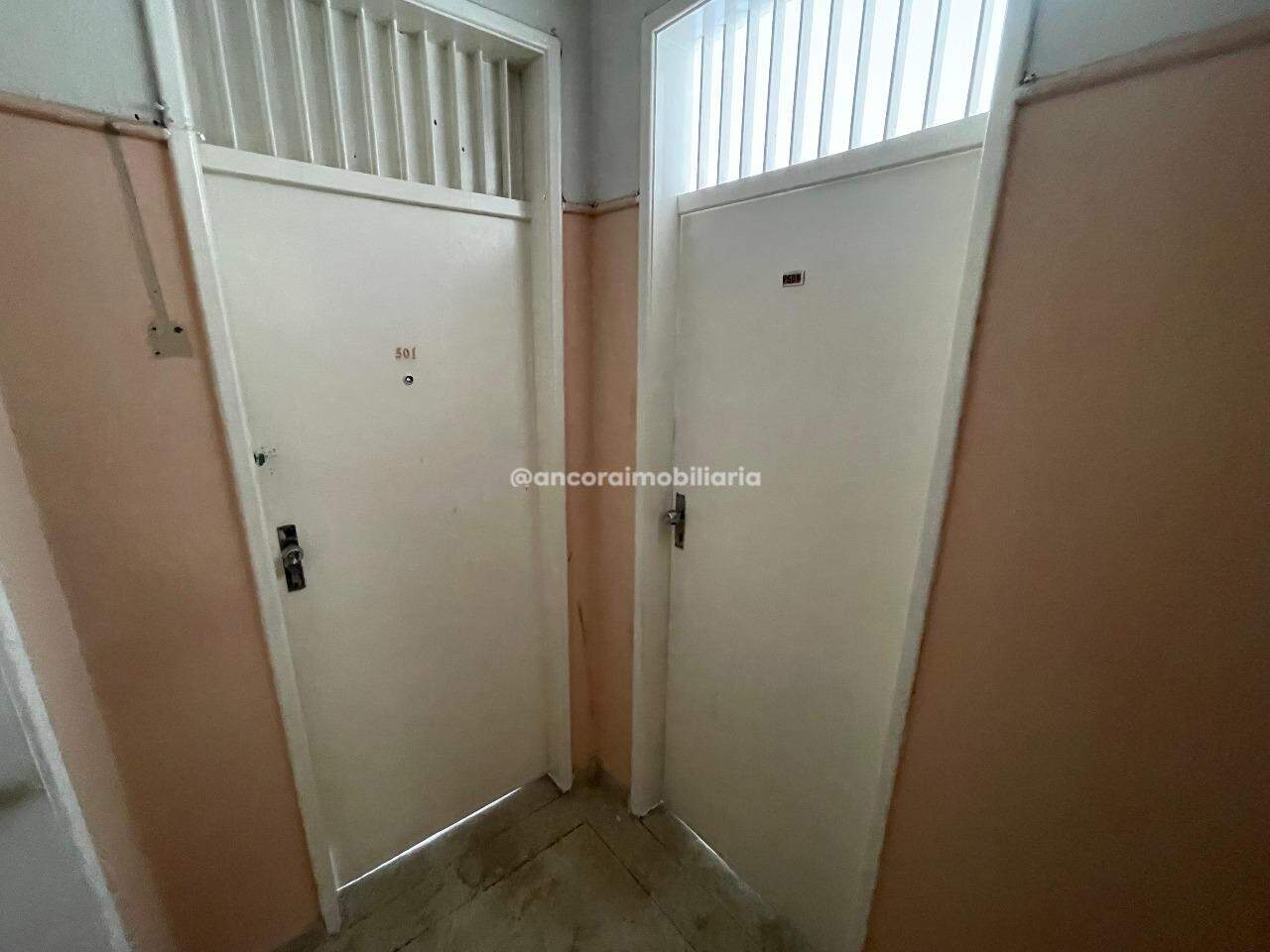 Sala para aluguel no Santo Antonio: 