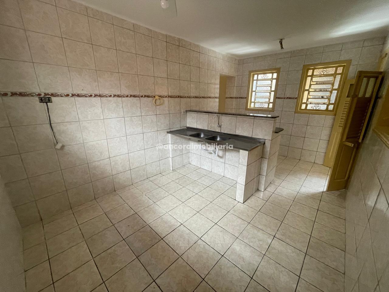 Casa Comercial para aluguel no Madalena: 