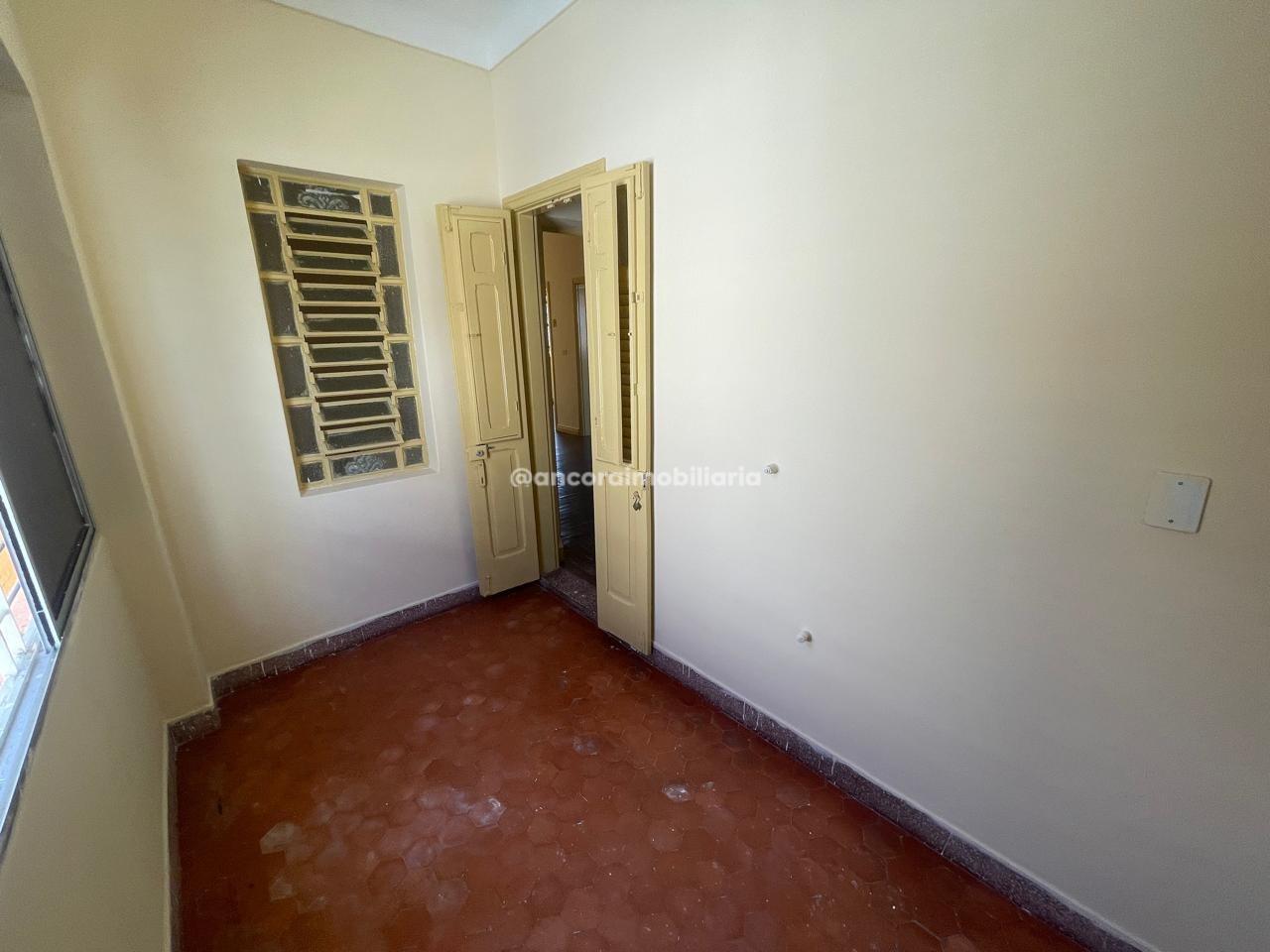 Casa Comercial para aluguel no Madalena: 