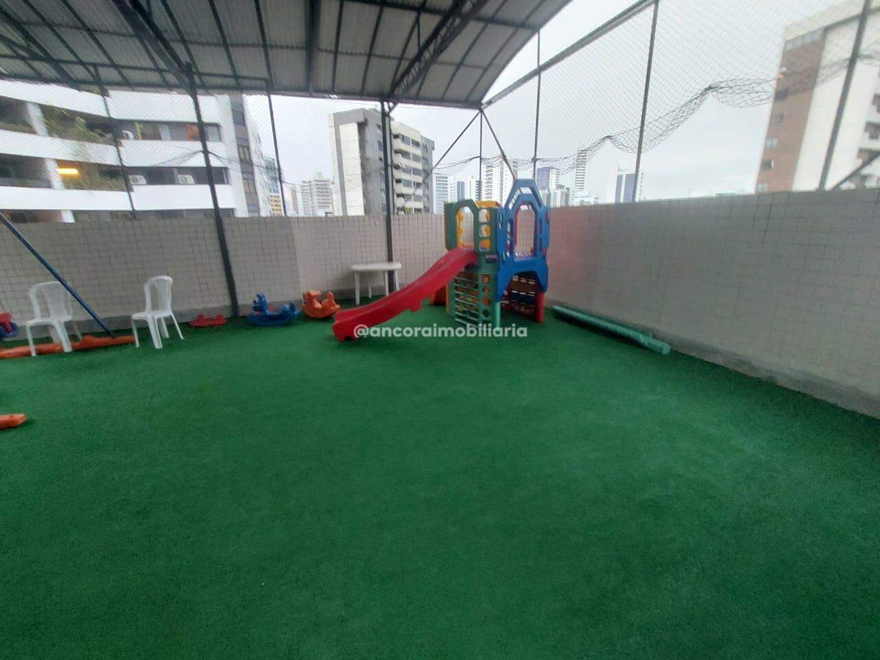 Apartamento à venda no Tamarineira: 