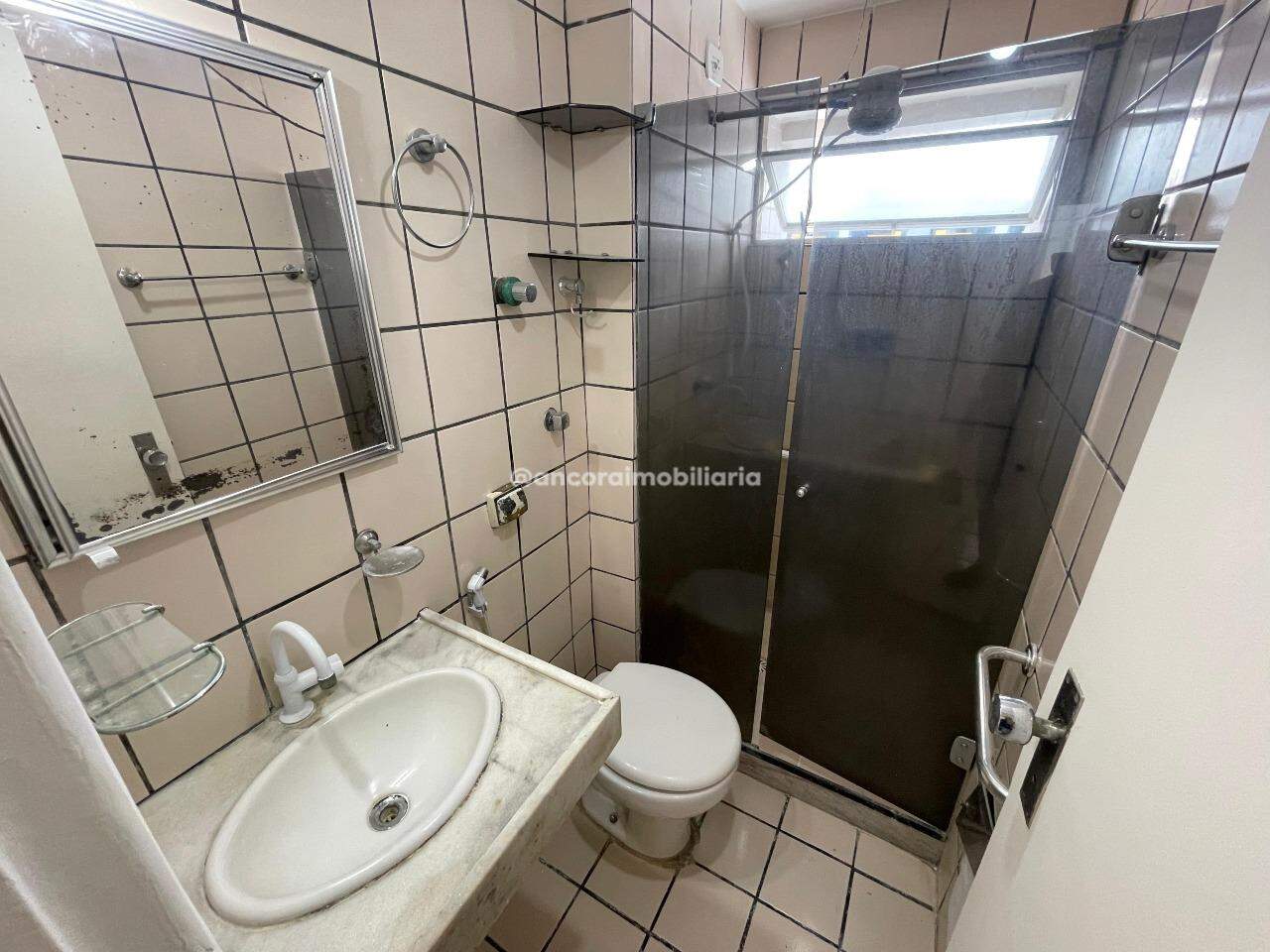 Apartamento para aluguel no Graças: