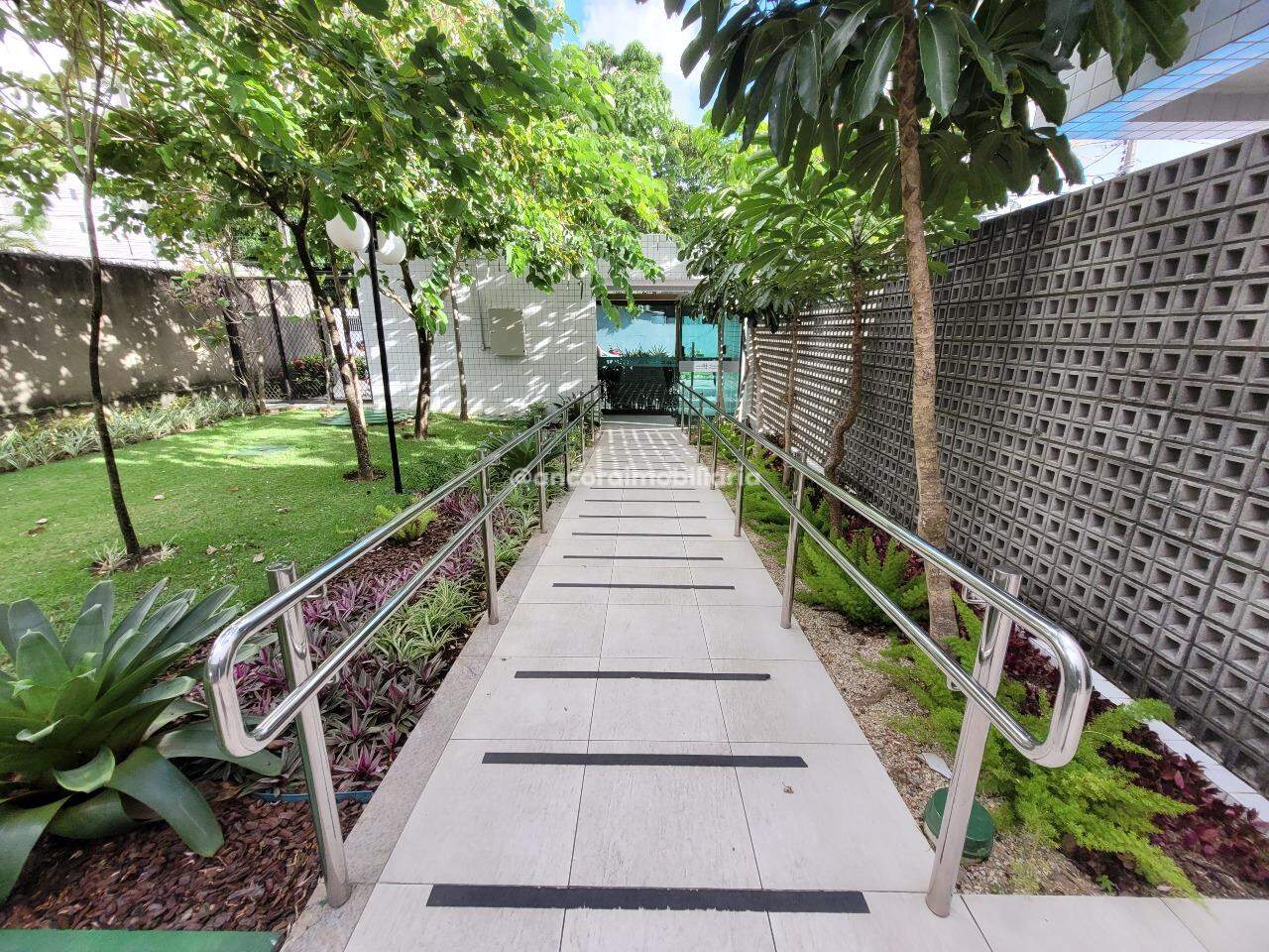 Apartamento à venda no Caxangá: