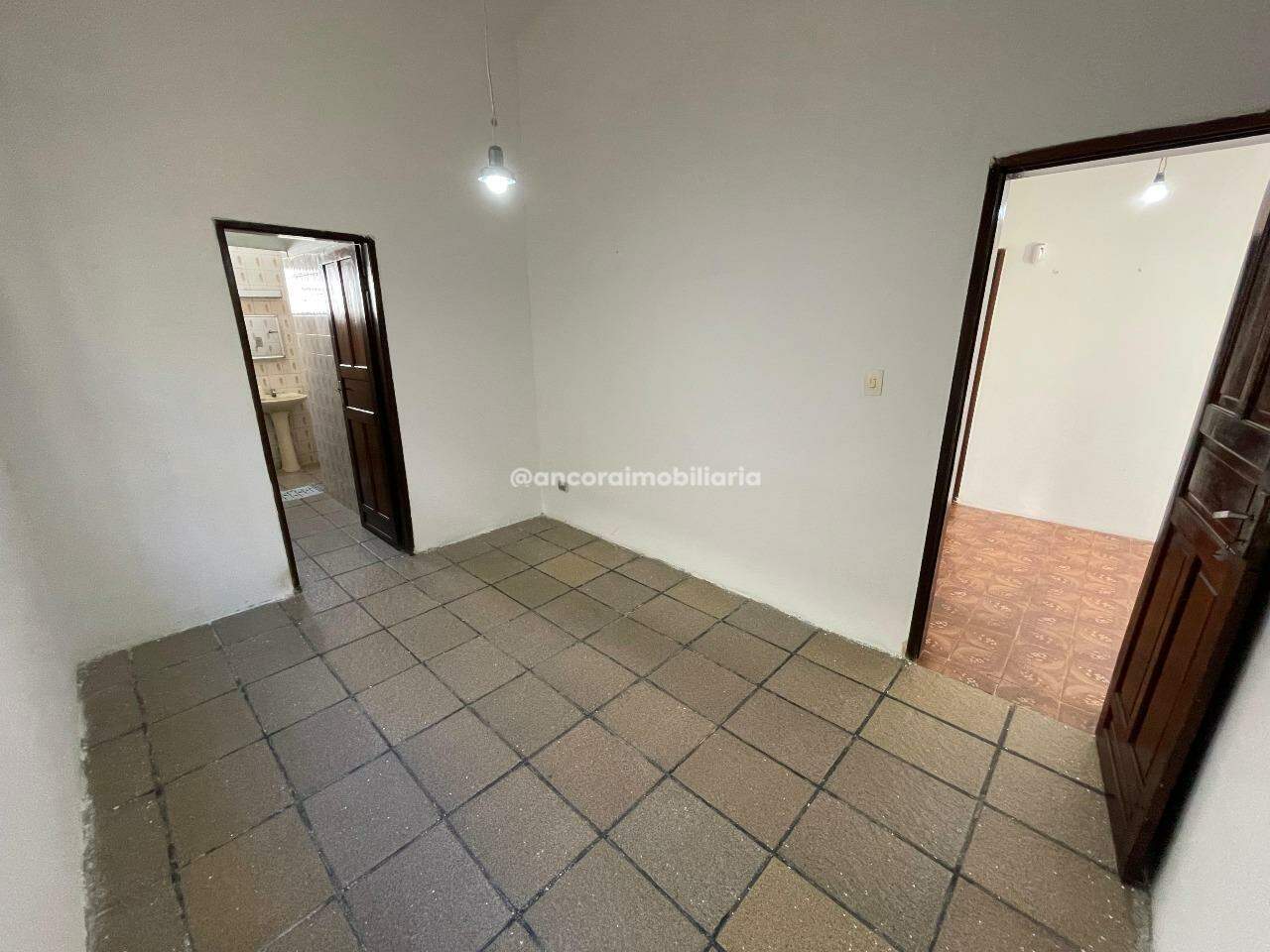 Casa para aluguel no Engenho do Meio: 