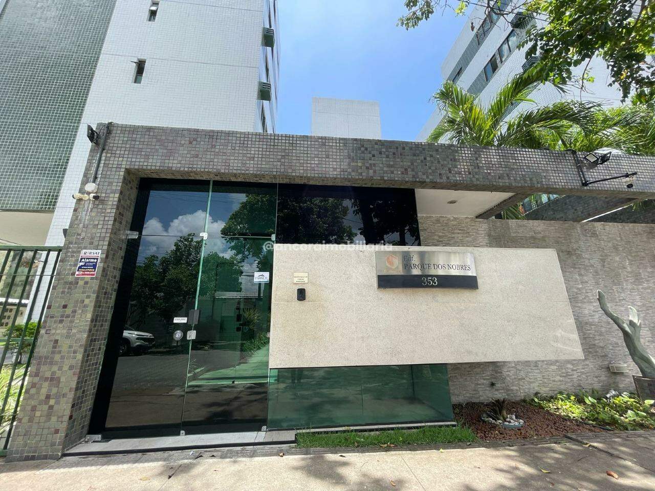 Apartamento à venda no Engenho do Meio: 