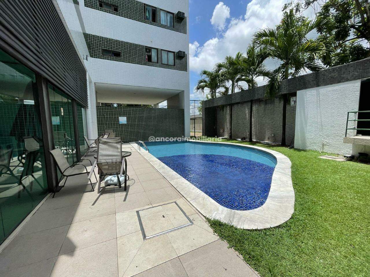 Apartamento à venda no Engenho do Meio: