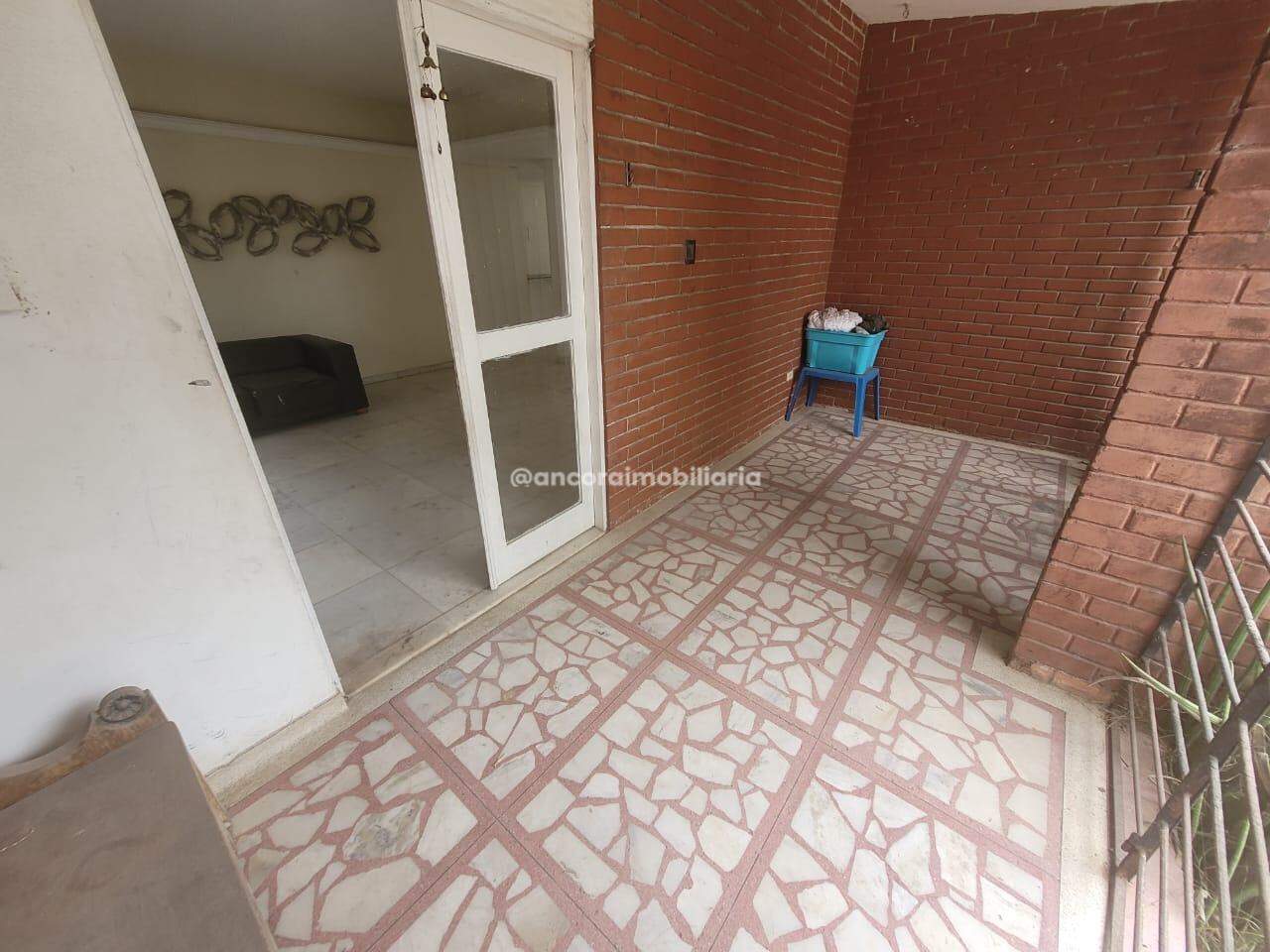 Casa para aluguel no Bongi: 