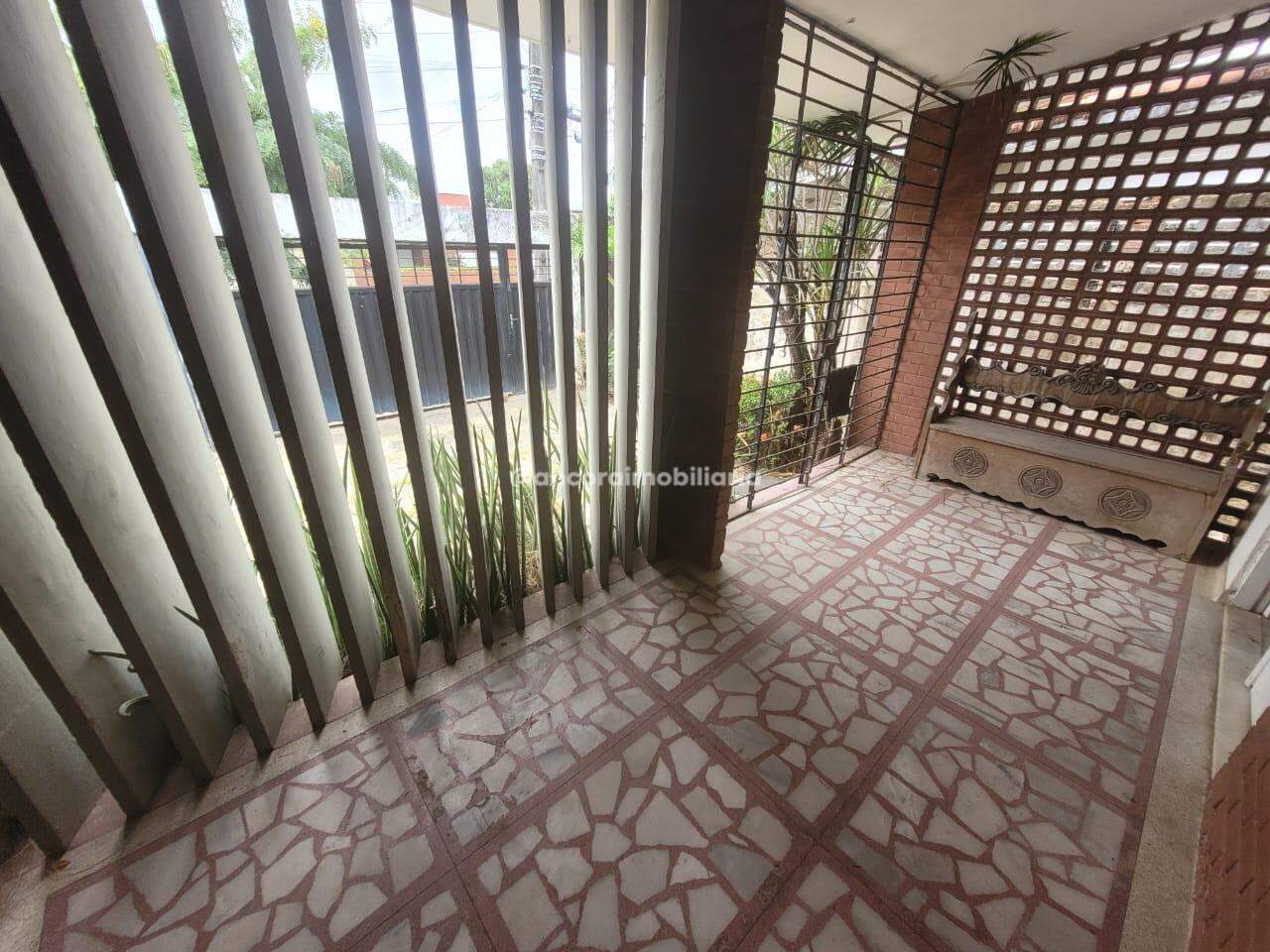 Casa para aluguel no Bongi: 