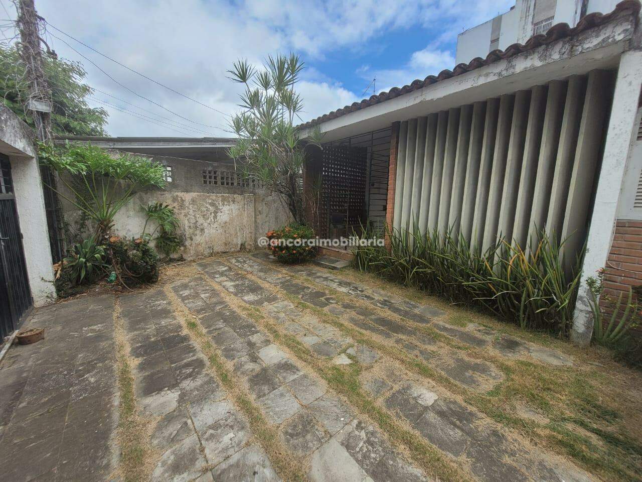 Casa para aluguel no Bongi: 