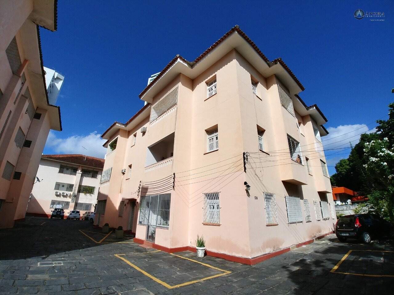 Apartamento para aluguel no Graças: Fachada