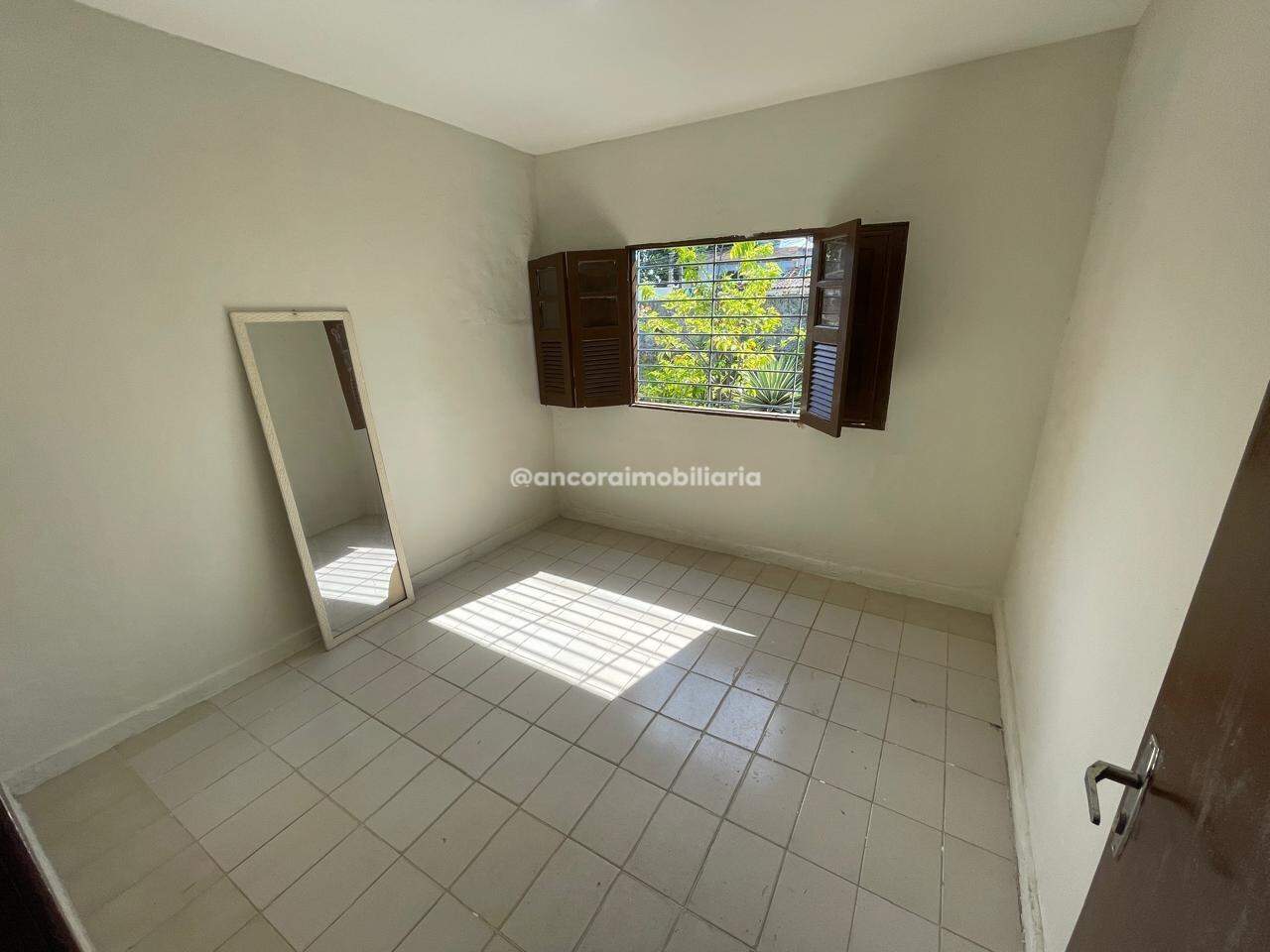 Casa para aluguel no Campo Grande: 