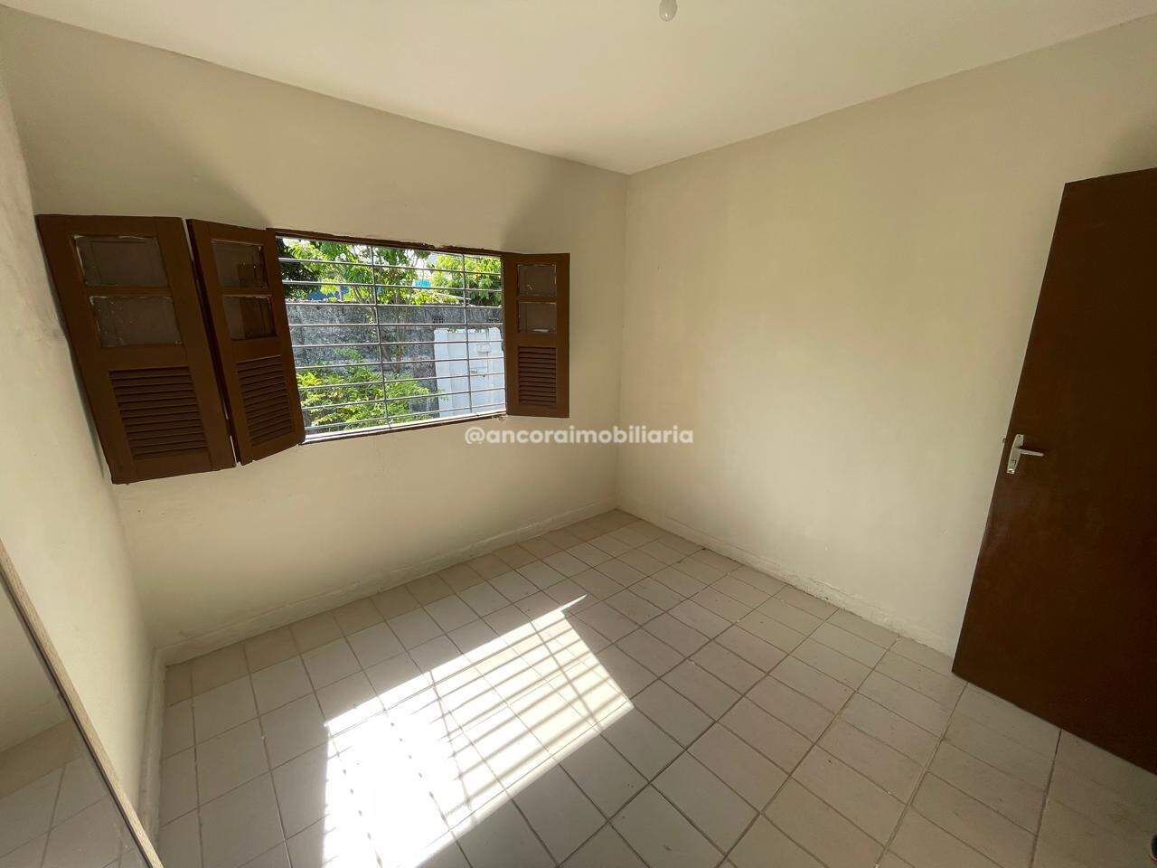 Casa para aluguel no Campo Grande: 