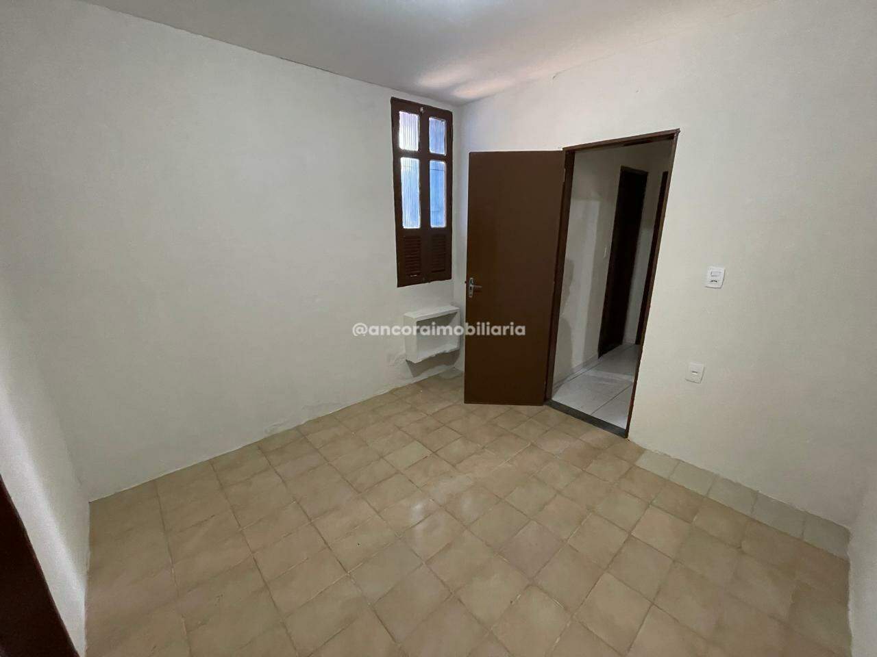 Casa para aluguel no Campo Grande: 