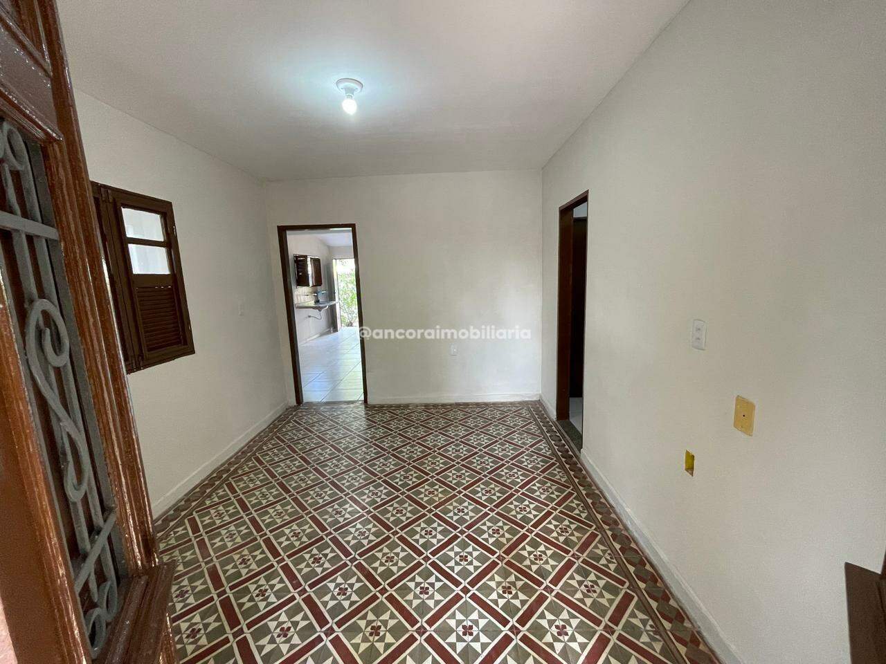 Casa para aluguel no Campo Grande: 