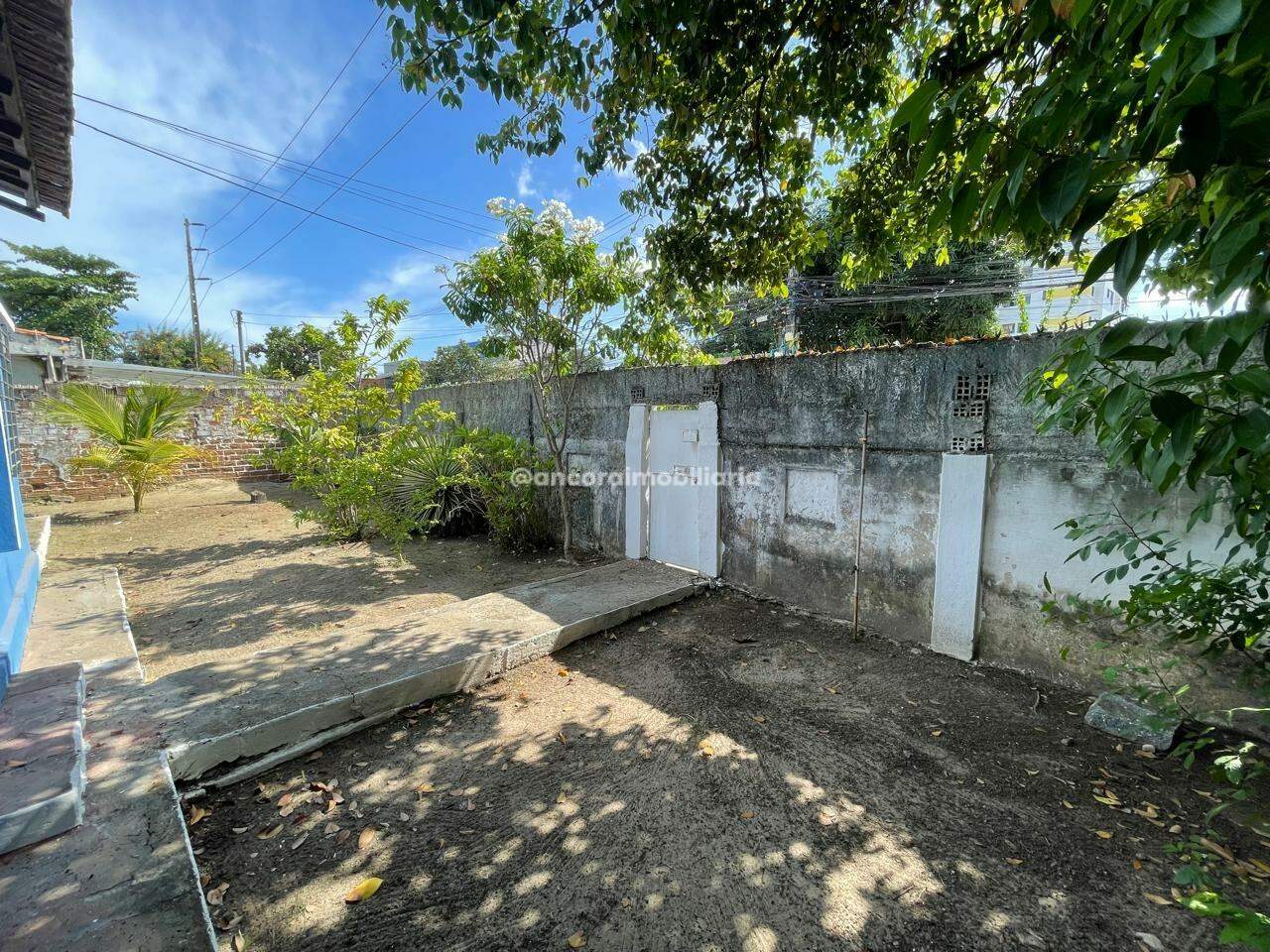 Casa para aluguel no Campo Grande: 