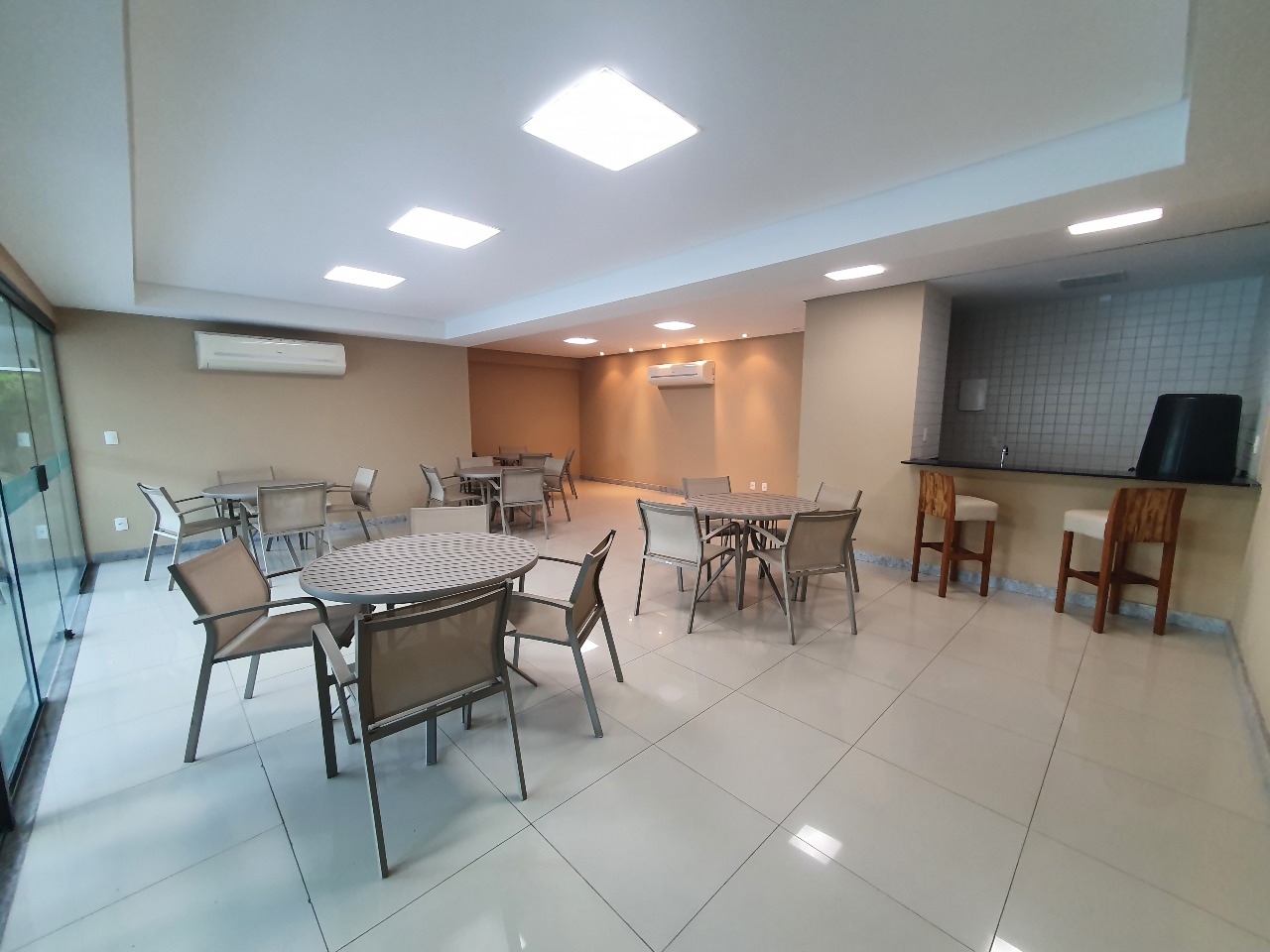 Apartamento para aluguel no Madalena: 