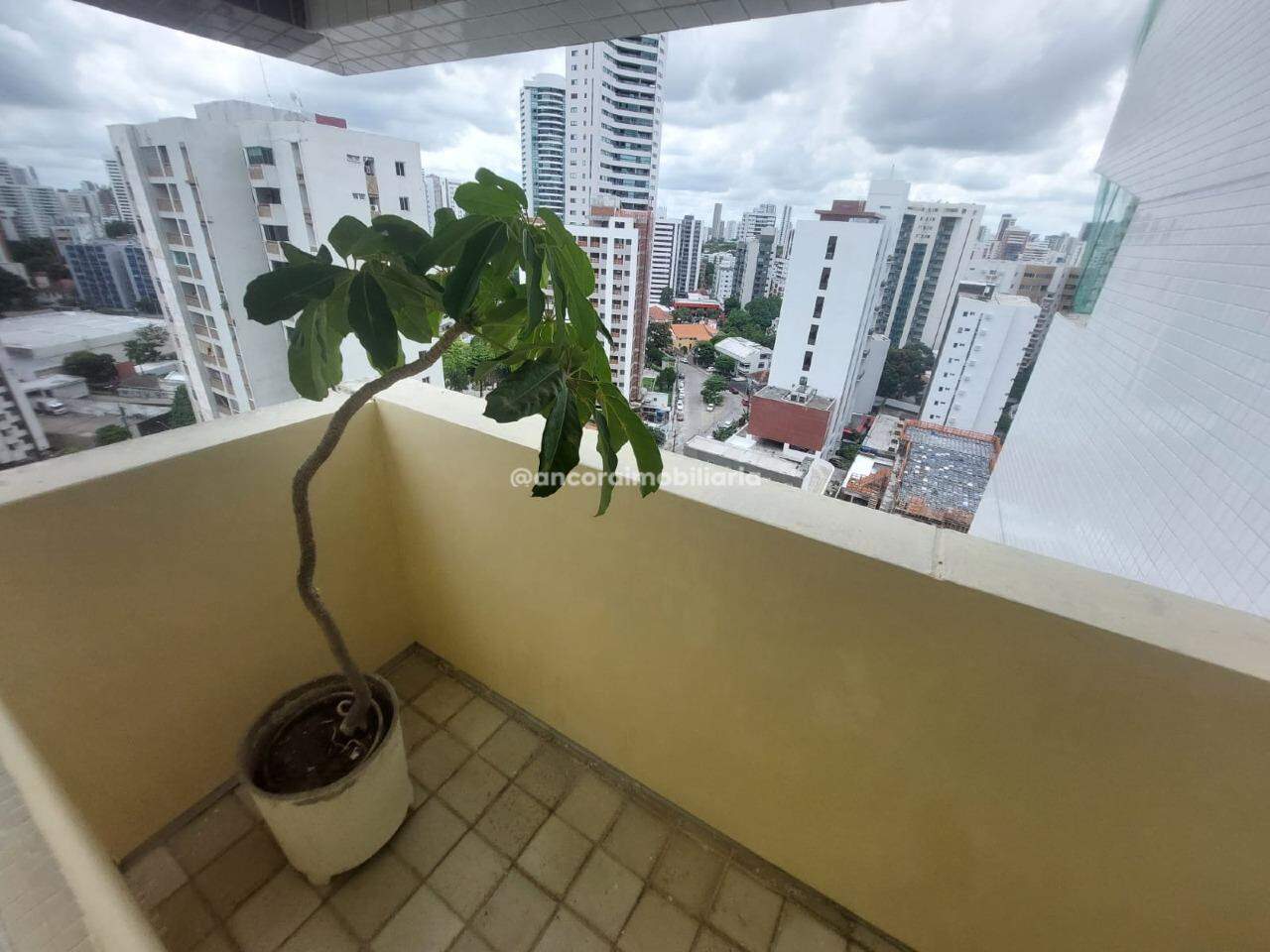 Apartamento à venda no Graças: 