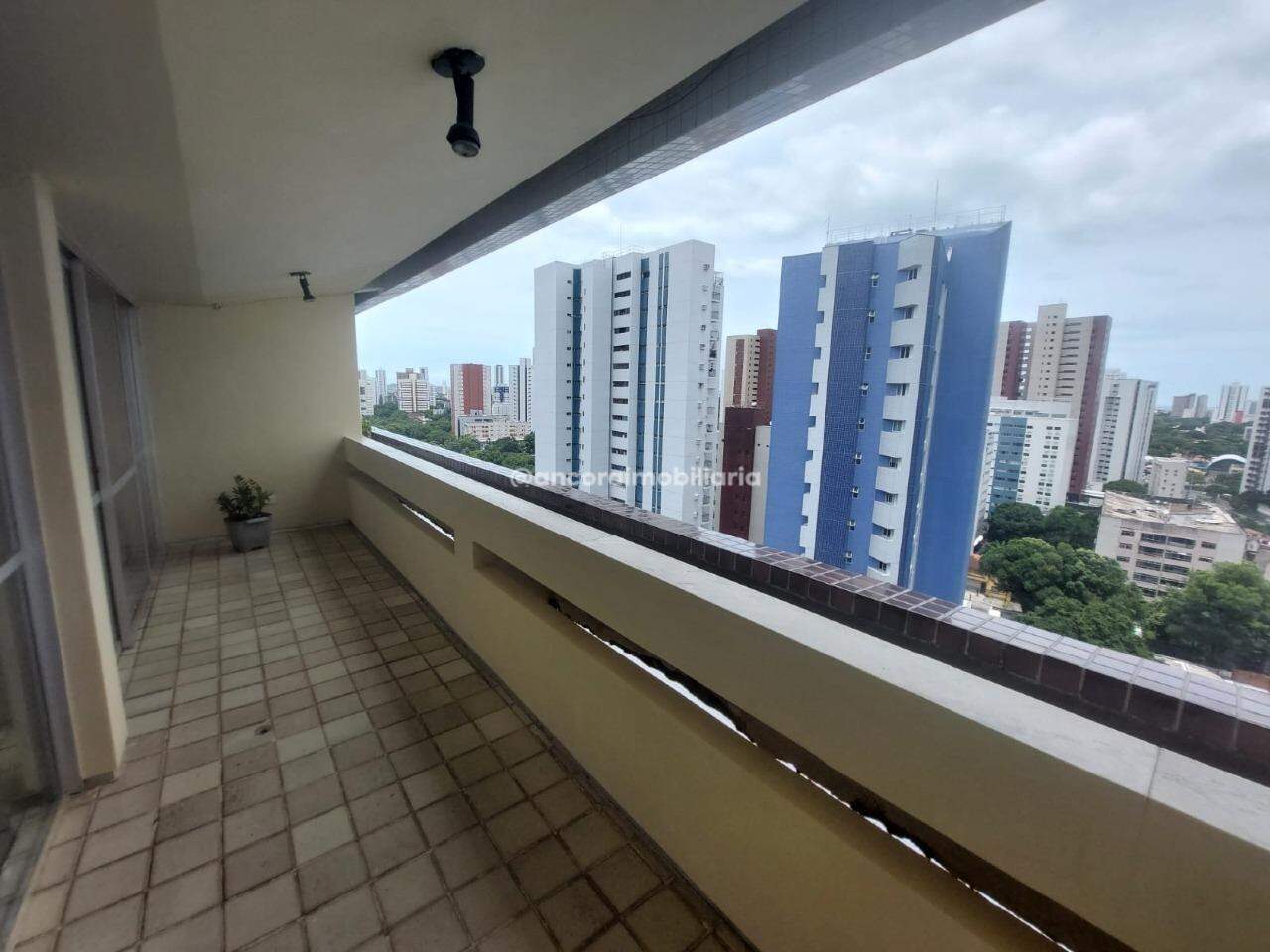 Apartamento à venda no Graças: 
