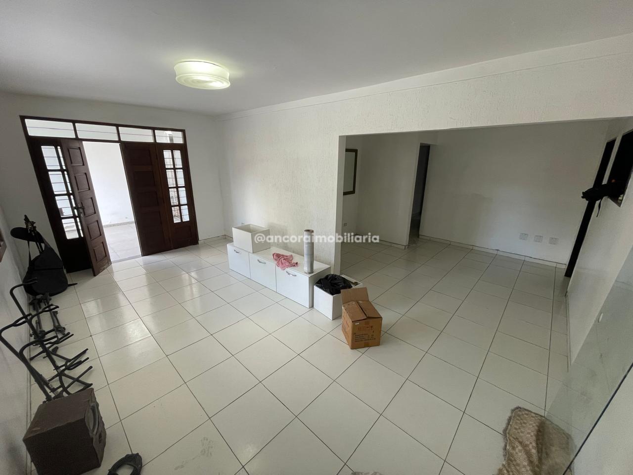 Casa Comercial para aluguel no Prado: 