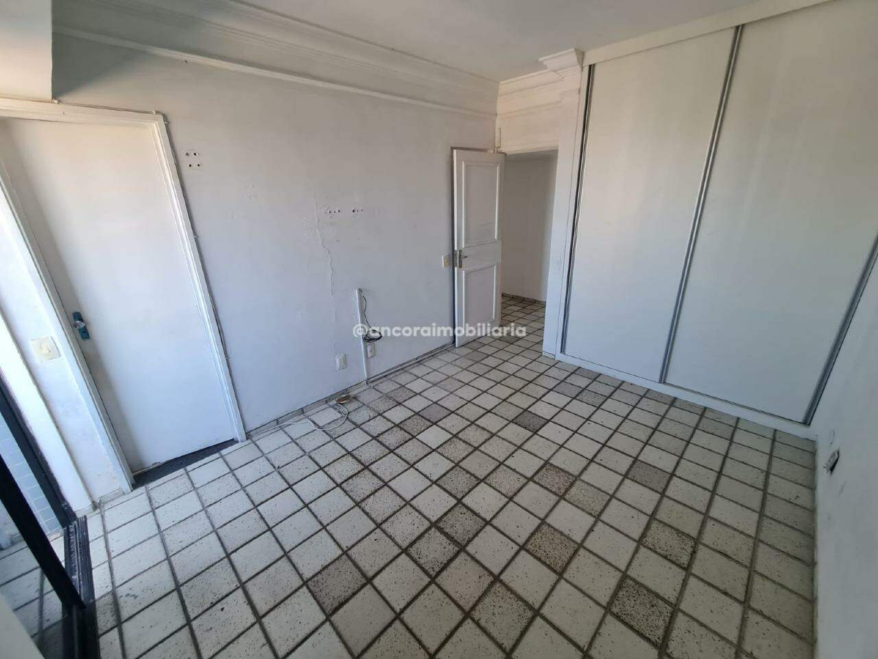 Apartamento à venda no Espinheiro: 