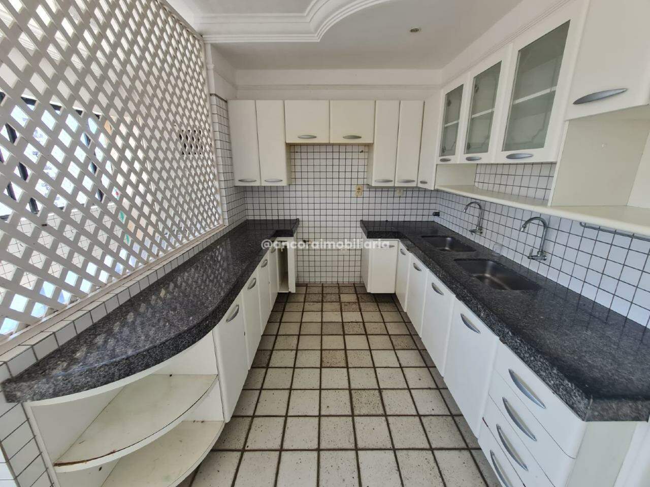 Apartamento à venda no Espinheiro: 