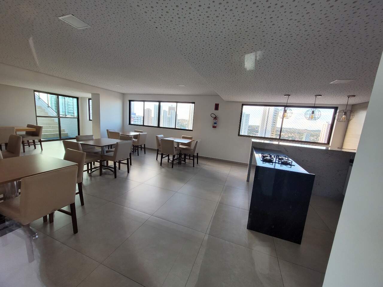 Apartamento para aluguel no Aflitos: 