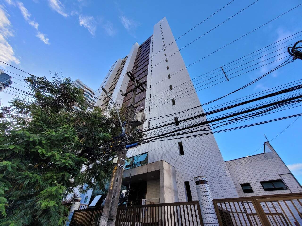 Apartamento para aluguel no Aflitos: 