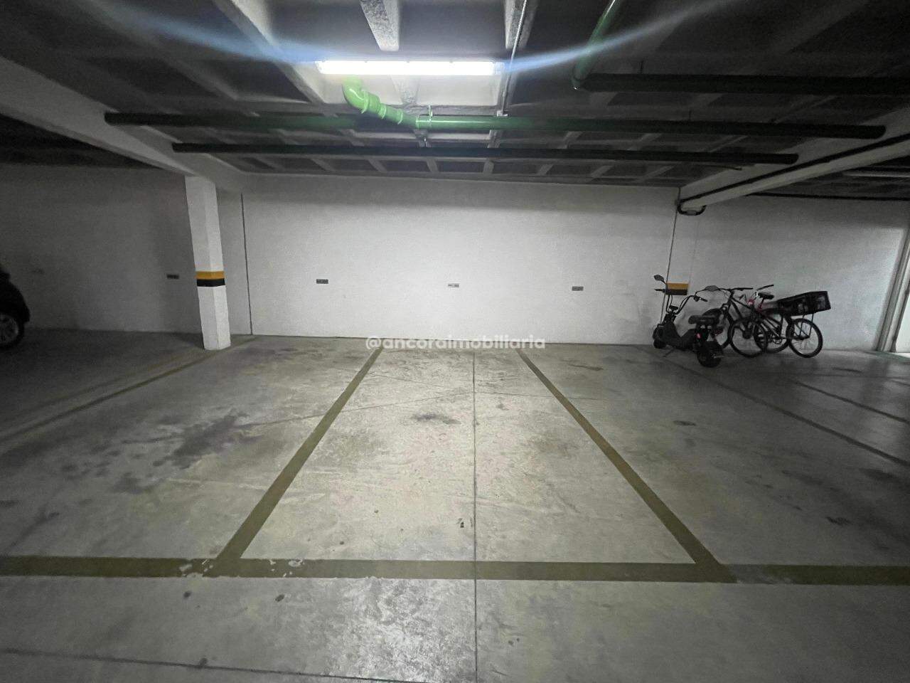 Apartamento para aluguel no Aflitos: 