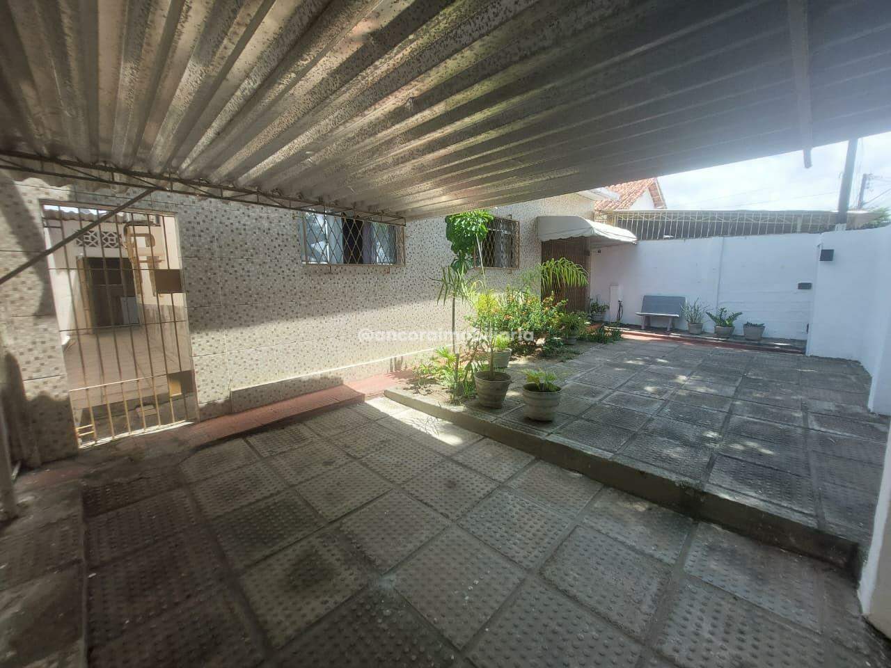 Casa à venda no Cajueiro: 