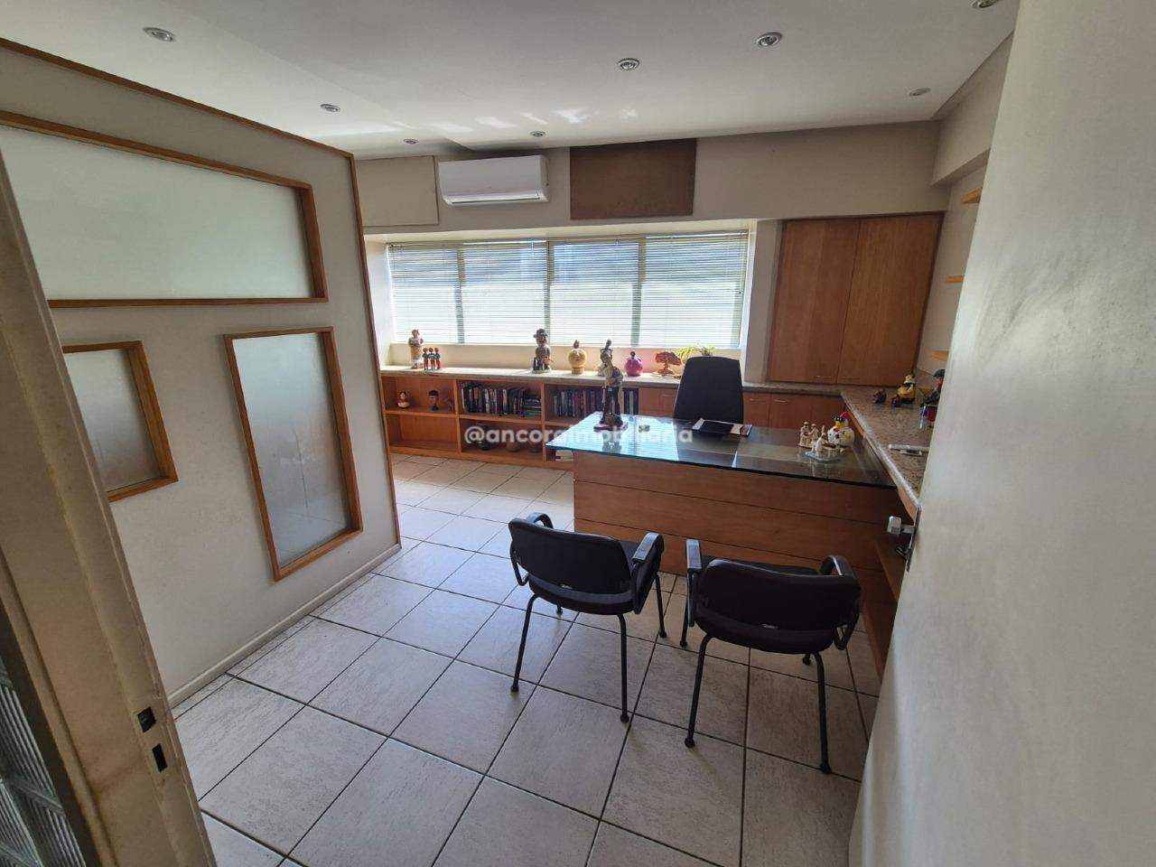 Sala à venda no Coelhos: 