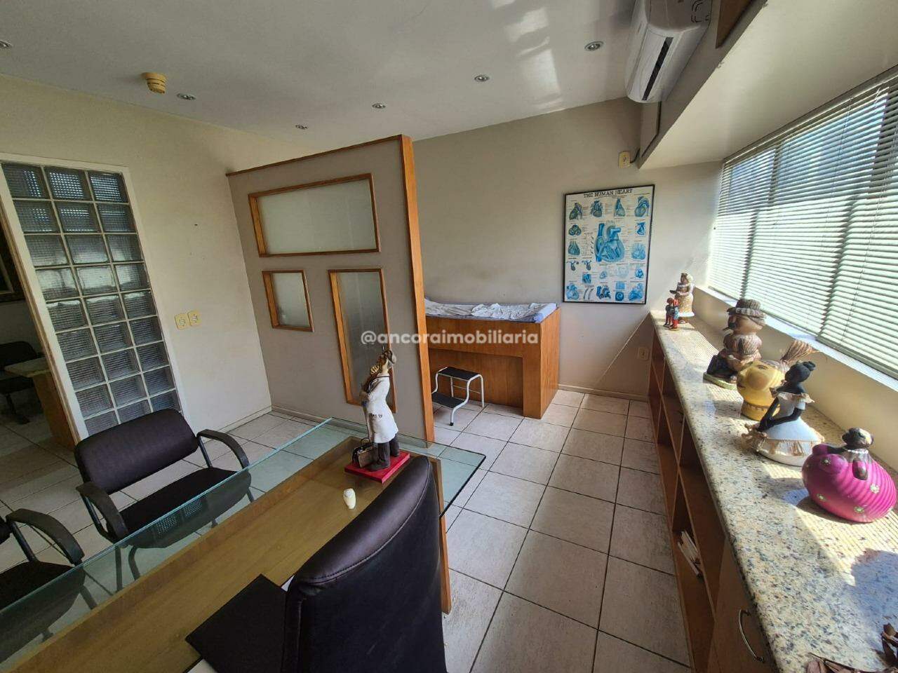Sala à venda no Coelhos: 