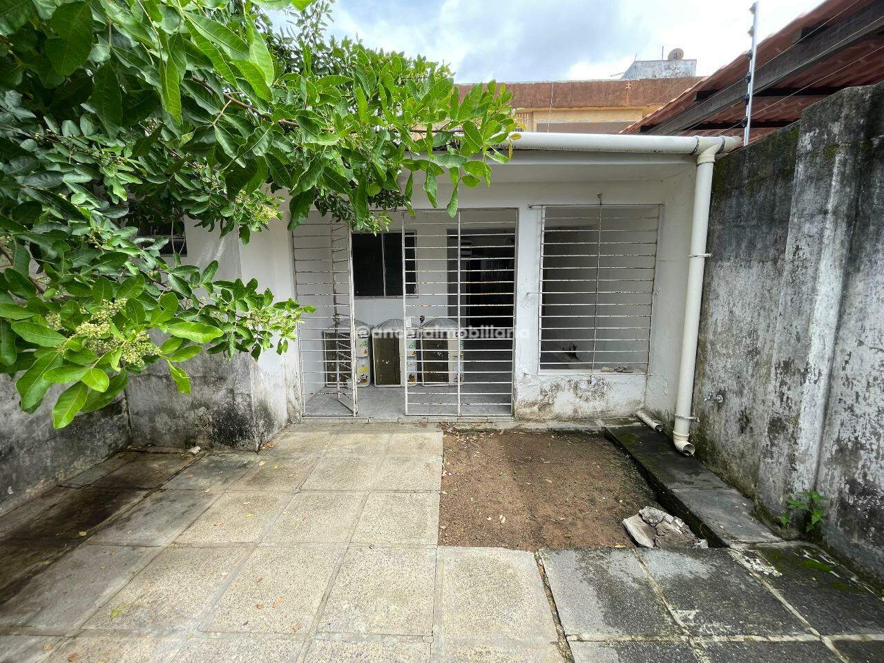 Casa para aluguel no Jardim Atlântico: 