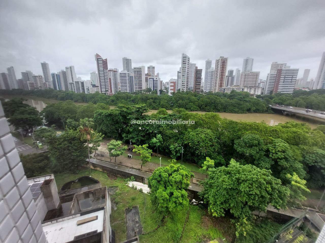 Apartamento à venda no Graças: